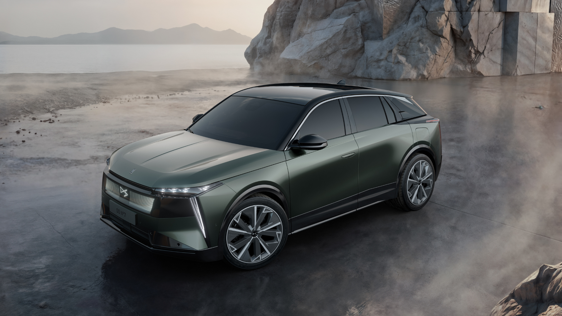 DS N°7: First Class SUV